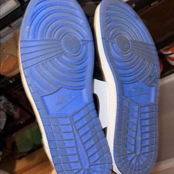 Mens Jordan Air 1 Retro High OG "Royal Toe" sneakers Black - Picture 7 of 11